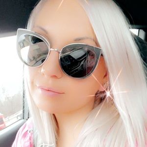 Meet your Posher, Christine